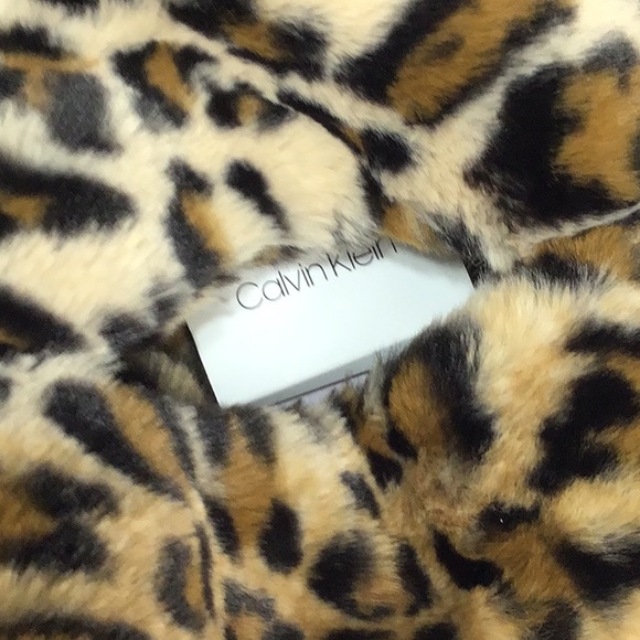 🆕 Calvin Klein Cheetah Print Faux Fur Scarf - Picture 11 of 12